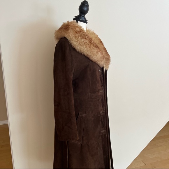 Long Brown Suede Coat with Fur Collar - Picture 3 of 13
